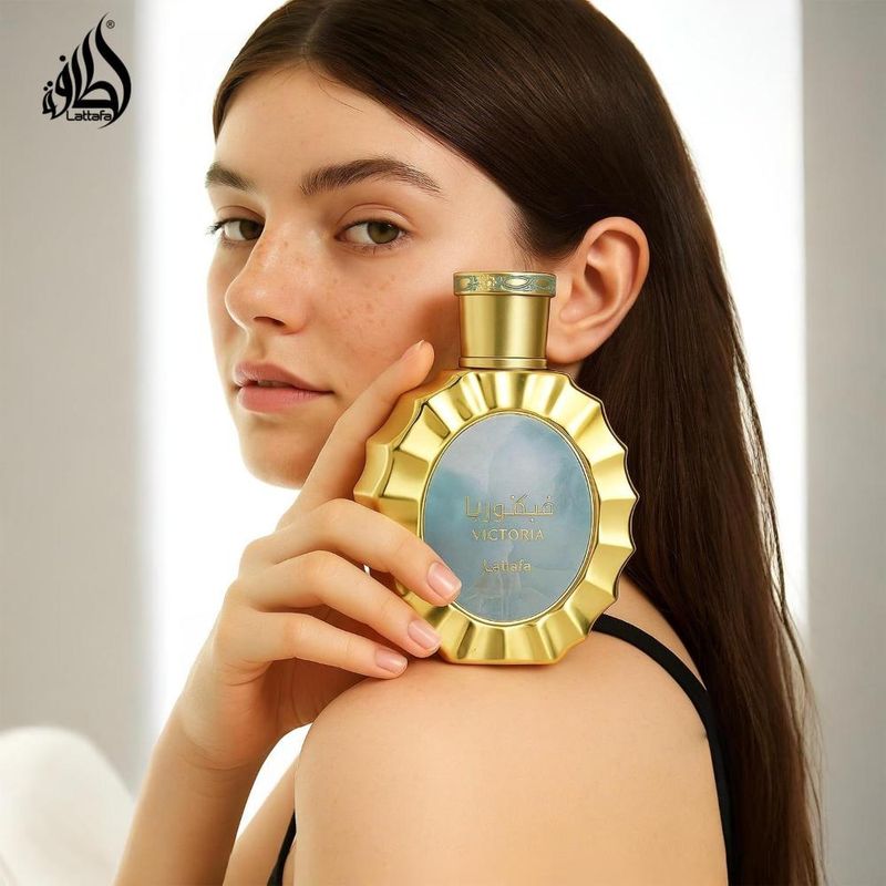 Perfume Lattafa Victoria Eau de Parfum Feminino 100Ml Árabe