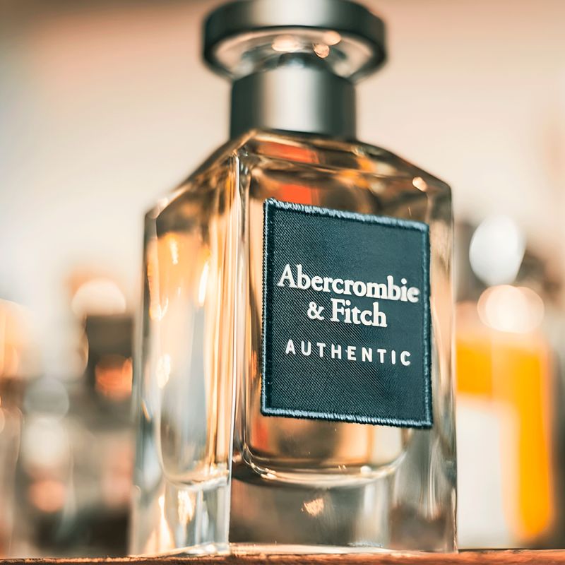 Abercrombie & Fitch Authentic Eau de Toilette - Perfume Masculino