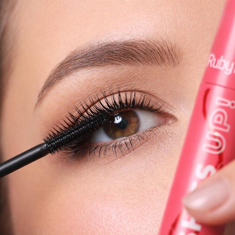 Máscara Para Cílios Ruby Rose Lashes Up! Long Master Alonga e