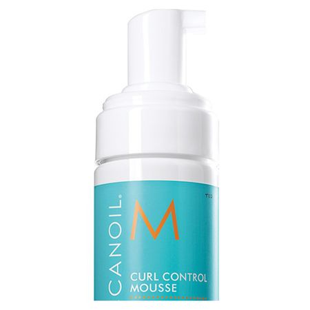 https://epocacosmeticos.vteximg.com.br/arquivos/ids/274453-450-450/moroccanoil--mousse-para-controle-de-cachos1.jpg?v=636697757910370000