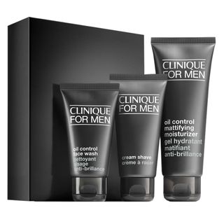 Clinique For Men Custom-Fit Daily Oil Control Pele 3 e 4 - Kit Menor preço em Clinique For Men Custom-Fit Daily Oil Control Pele 3 e 4 - Kit