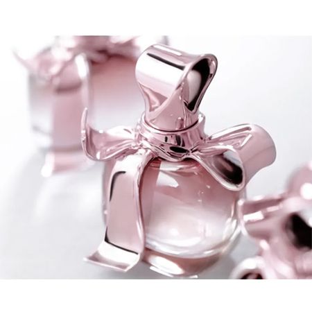 https://epocacosmeticos.vteximg.com.br/arquivos/ids/333816-450-450/mademoiselle-ricci-eau-de-parfum-nina-ricci-perfume-feminino-30ml-2.jpg?v=636918774754900000