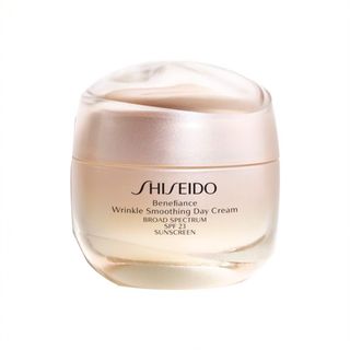Creme Facial Shiseido - Benefiance Wrinkle Smoothing Day Cream SPF23 - 50ml Menor preço em Creme Facial Shiseido - Benefiance Wrinkle Smoothing Day Cream SPF23 - 50ml
