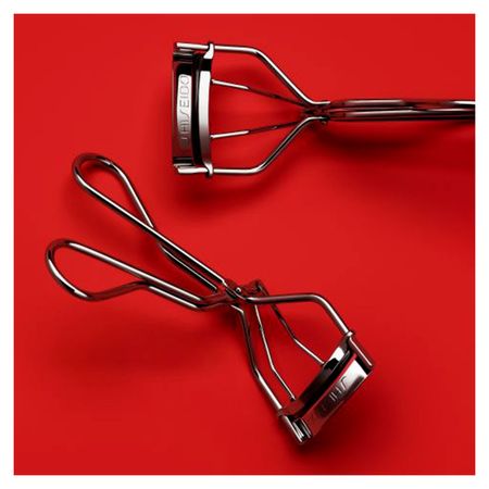 https://epocacosmeticos.vteximg.com.br/arquivos/ids/407090-450-450/eyelash-curler-shiseido-curvador-de-cilios-2.jpg?v=637388020020170000