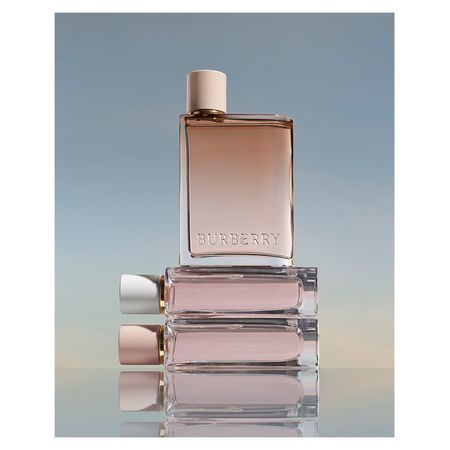 https://epocacosmeticos.vteximg.com.br/arquivos/ids/407686-450-450/burberry-her-blossom-burberry-perfume-feminino-eau-de-toilette-3.jpg?v=637390798056900000