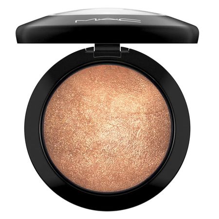 https://epocacosmeticos.vteximg.com.br/arquivos/ids/416762-450-450/po-iluminador-mineralizante-mac-skinfinish-gold-deposit-4.jpg?v=637461651641970000