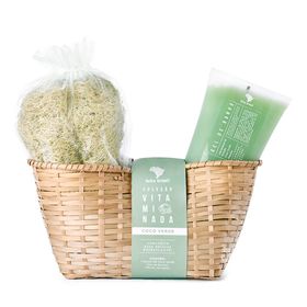 feito-brasil-vitaminada-coco-verde-kit-gel-de-banho-bucha-vegetal-cesta-de-palha