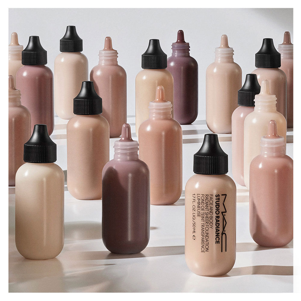 Base MAC Face and Body Natural Radiance Tons Claros