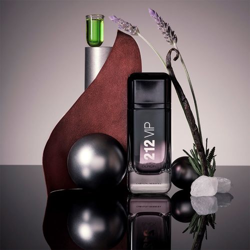 Perfume 212 Vip Black Carolina Herrera - Eau de Parfum - Época Cosméticos