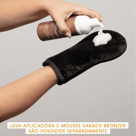 https://epocacosmeticos.vteximg.com.br/arquivos/ids/532964-450-450/luva-aplicadora-para-autobronzeador-australian-gold-kakadu-bronzer--1---5-.jpg?v=638104504090400000