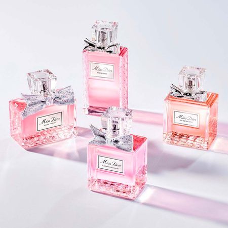 https://epocacosmeticos.vteximg.com.br/arquivos/ids/539369-450-450/roses-n-roses-dior-perfume-feminino-eau-de-parfum--6-.jpg?v=638138057615500000