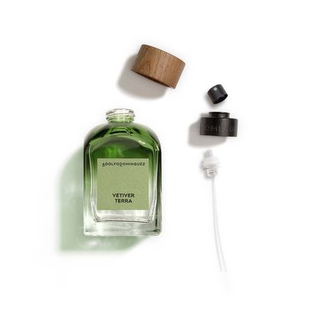 https://epocacosmeticos.vteximg.com.br/arquivos/ids/540826-450-450/vetiver-terra-adolfo-dominguez-perfume-masculino-eau-de-Parfum--5-.jpg?v=638144204905570000
