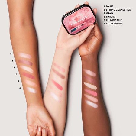 https://epocacosmeticos.vteximg.com.br/arquivos/ids/549477-450-450/paleta-de-sombras-mac-connect-in-colour-eye-shadow-palette-rose-lens--9-.jpg?v=638195187946170000