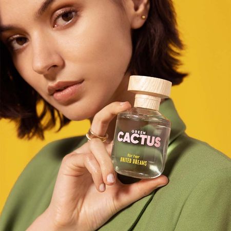 https://epocacosmeticos.vteximg.com.br/arquivos/ids/551929-450-450/united-dreams-cactus-benetton-perfume-feminino-eau-de-toilette--4-.jpg?v=638204490212070000