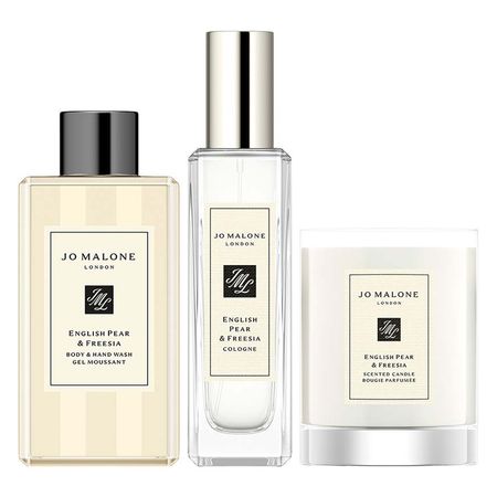 https://epocacosmeticos.vteximg.com.br/arquivos/ids/581832-450-450/jo-malone-london-english-pear--freesia-colonia-kit-sabonete-vela-viagem--1-.jpg?v=638363472579770000