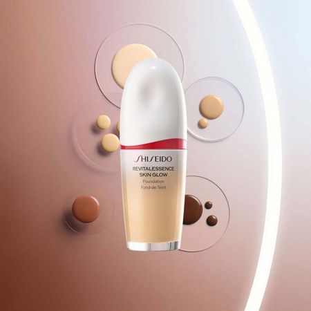 https://epocacosmeticos.vteximg.com.br/arquivos/ids/594637-450-450/base-liquida-shiseido-revitalessence-skin-glow-foundation-fps-30--3-.jpg?v=638445707642930000