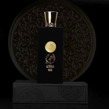 Ajwaa-Oud-Black-Nusuk-Perfume-Masculino-Eau-de-Parfum-100ml--4