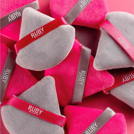 Esponja-de-Maquiagem-para-Pó-Ruby-Kisses-Puff-Triangular-Cinza-e-Rosa--8