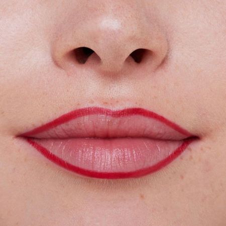 Lápis-Labial-Essence---8h-Matte-Comfort-07-Classic-Red--4