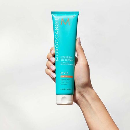 https://epocacosmeticos.vteximg.com.br/arquivos/ids/616601-450-450/moroccanoil-style-gel-fixador-forte.jpg?v=638551078277830000