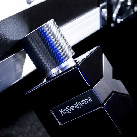 https://epocacosmeticos.vteximg.com.br/arquivos/ids/623199-450-450/y-le-yves-saint-laurent-perfume-masculino-eau-de-parfum--2---6-.jpg?v=638596733929230000