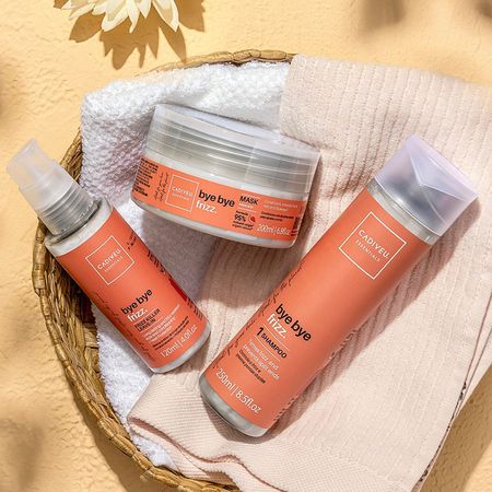 Kit-Cadiveu-Professional-Bye-Bye-Frizz-Shampoo-Condicionador-e-Leave-in-(3-produtos)--3