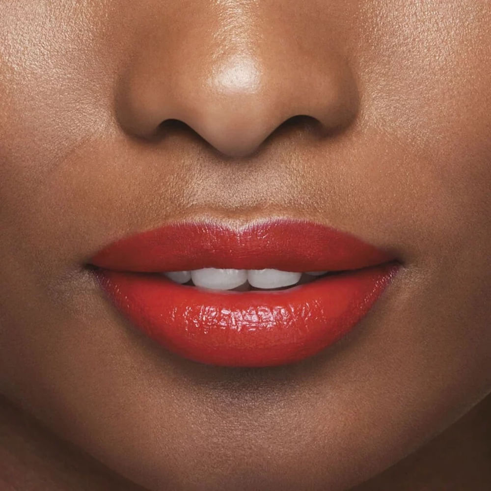 Batom Shiseido TechnoSatin Gel Lipstick