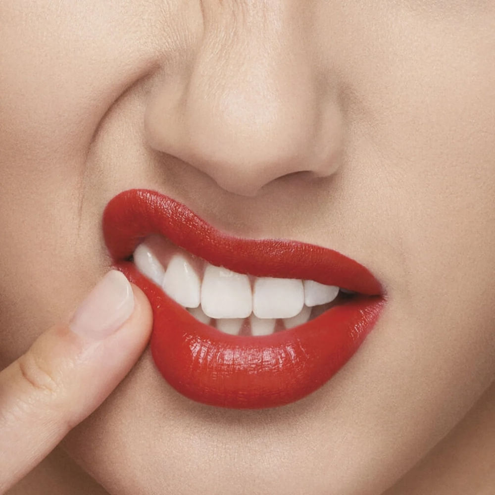 Batom Shiseido TechnoSatin Gel Lipstick