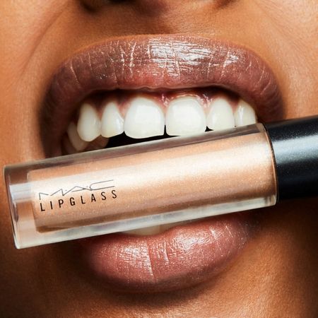 Gloss-Labial-Lipglass-M·A·C-Very-Go-Lightly--4