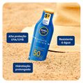 NIVEA Kit – Protetor Solar Sun Protect & Hidrata FPS50 200ml + Protetor Solar Facial Sun Beauty Expert Pele Oleosa FPS50 50g Kit