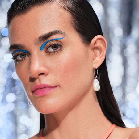 Delineador-Metálico-Catrice-Disney-Pixar-Procurando-Dory-010-Blue-Lagoon--5