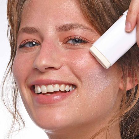 Protetor-Solar-Facial-em-Bastão-Ollie-14g-FPS-95-Incolor--3