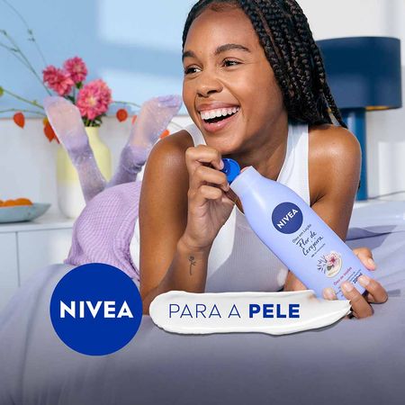 NIVEA Loção Hidratante Óleos Essenciais Flor de Cerejeira & Óleo