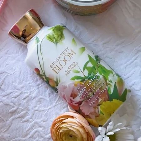 Brightest-Bloom---Bath-&-Body-Works-Body-Lotion-236-ml--5