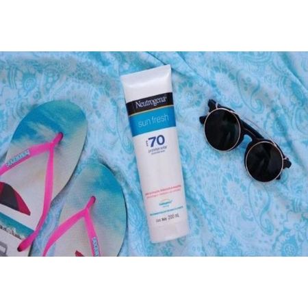 Protetor-Solar-Facial-Neutrogena-SunFresh-FPS70-40g--5