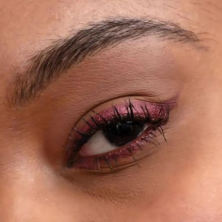 Lápis-Retrátil-em-Gel-à-Prova-D'água-Ruby-Kisses-Glittery-Burgundy--5
