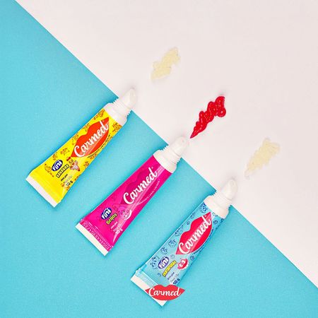 Carmed-Fini-Bananas-Incolor---Hidratante-Labial-10g--5